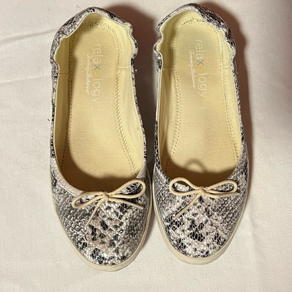 Tommy Bahama Reflexology Caylee Ballet Flats